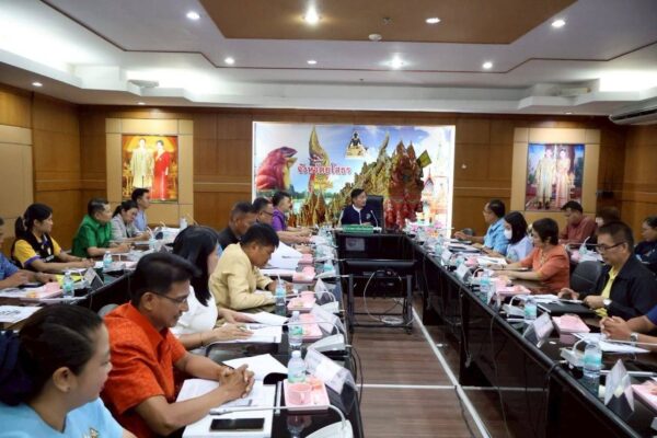 📖 ประชุมหารือแนวทางขับเคลื่อนเกษตรอินทรีย์เกษตรปลอดภัย จังหวัดยโสธร 📖